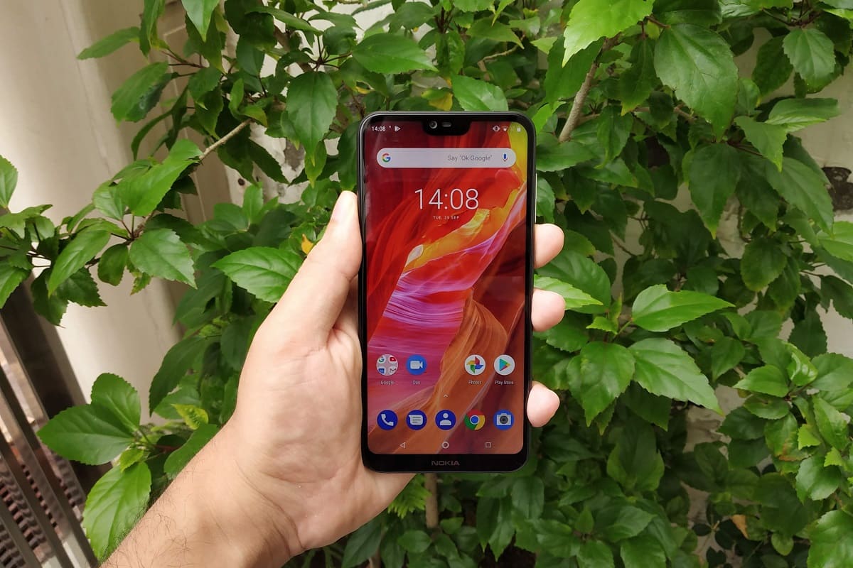 Image of front design and display of Nokia 6.1 Plus