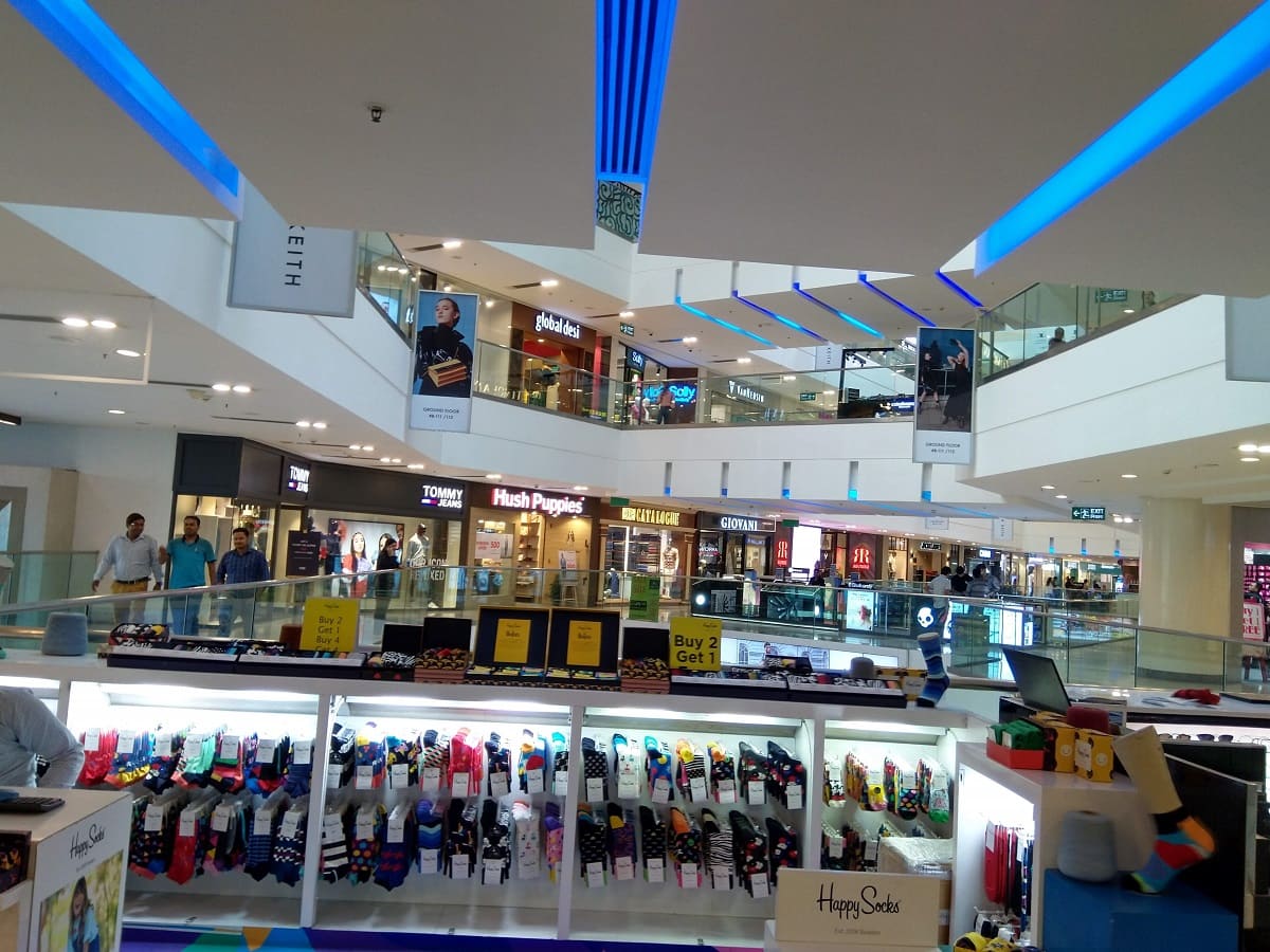 camera sample 2 of nokia 6.1 plus taken indoors in mall of india